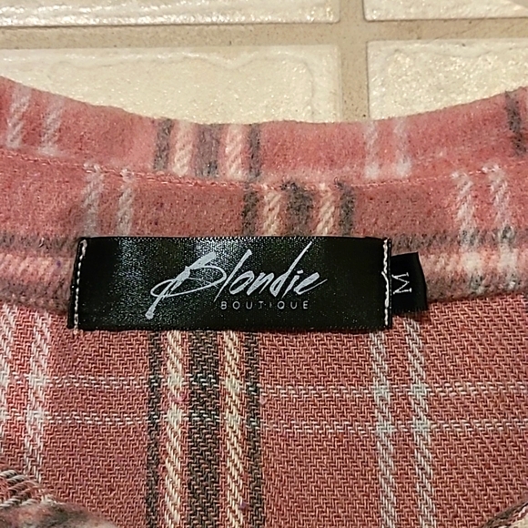 Shacket - Picture 5 of 6